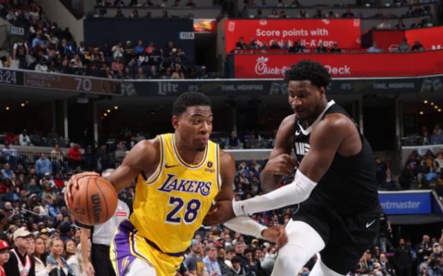 九游-湖人疯狂冲刺！八村垒完爆DPOY 詹皇跳他身上庆祝